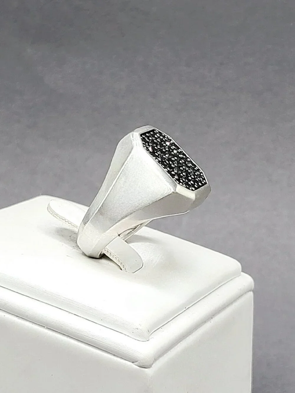 David Yurman Streamline Signet Ring w/ Pavé Black Diamonds - 18mm - Size 9